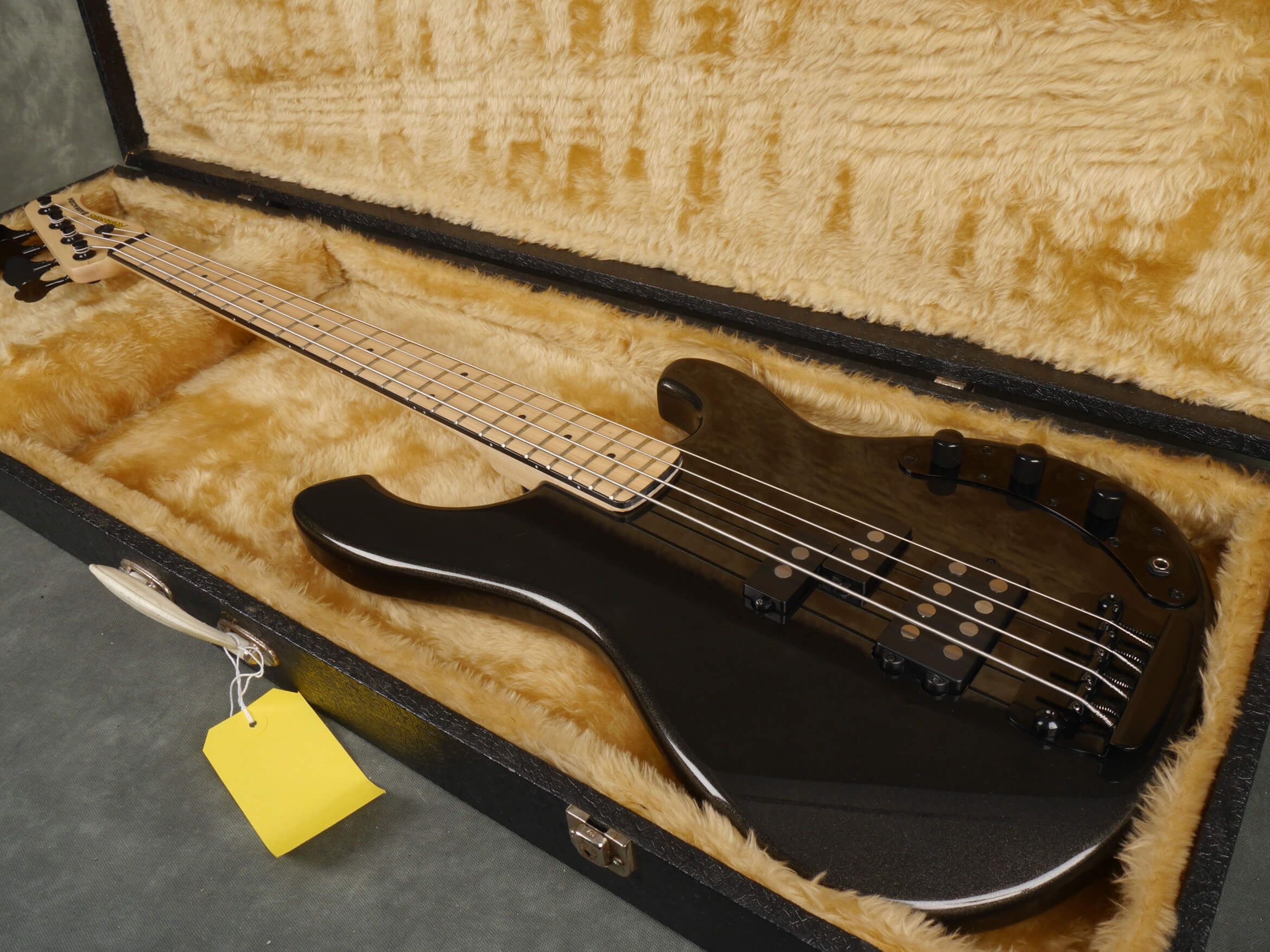 Retrovibe Barracuda PH Electric Bass Guitar Black w/Hard Case 2nd