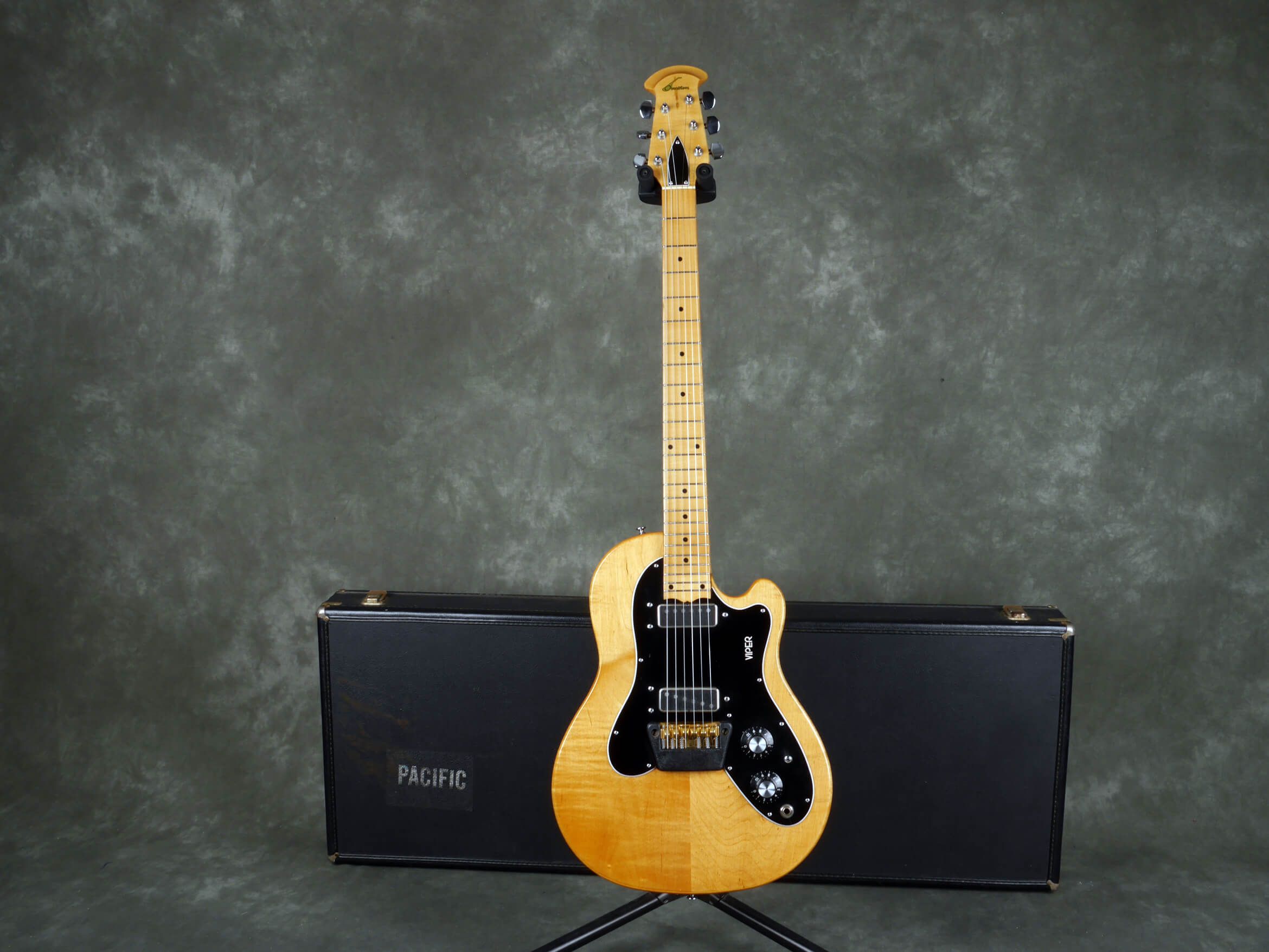 Ovation Viper Electric Guitar - Natural w/Hard Case - 2nd Hand | Rich