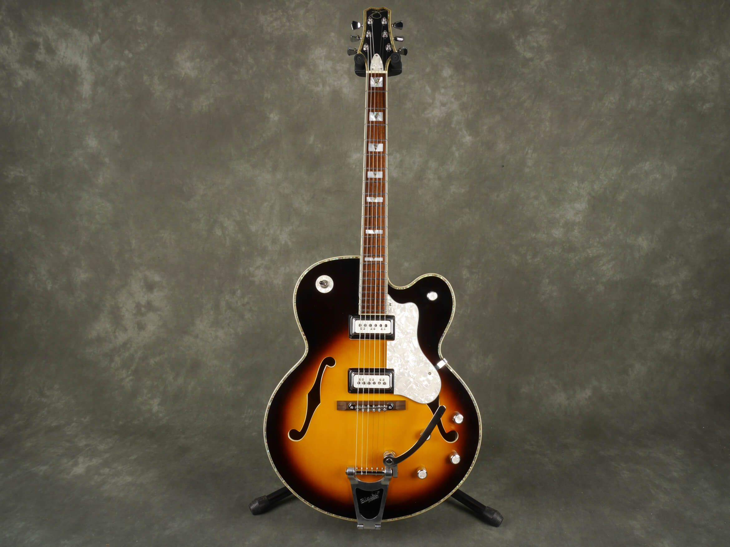 Peavey Rockingham Hollow Body Guitar, Dearmond USA PUPs Sunburst