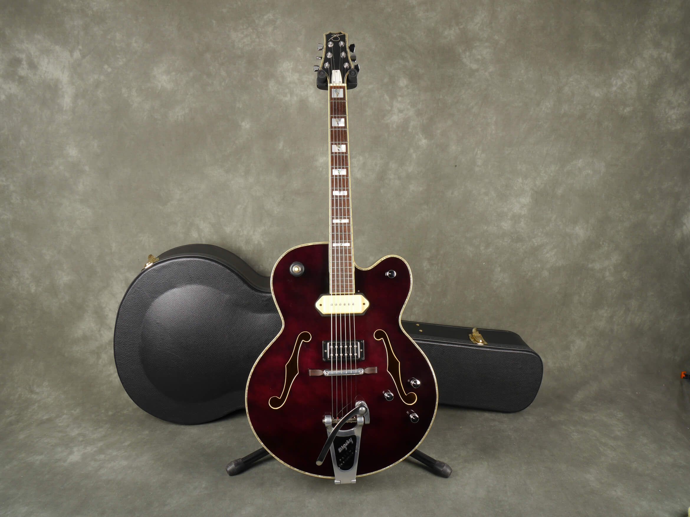 Peavey Rockingham Archtop Guitar Wine Red w/Hard Case 2nd Hand