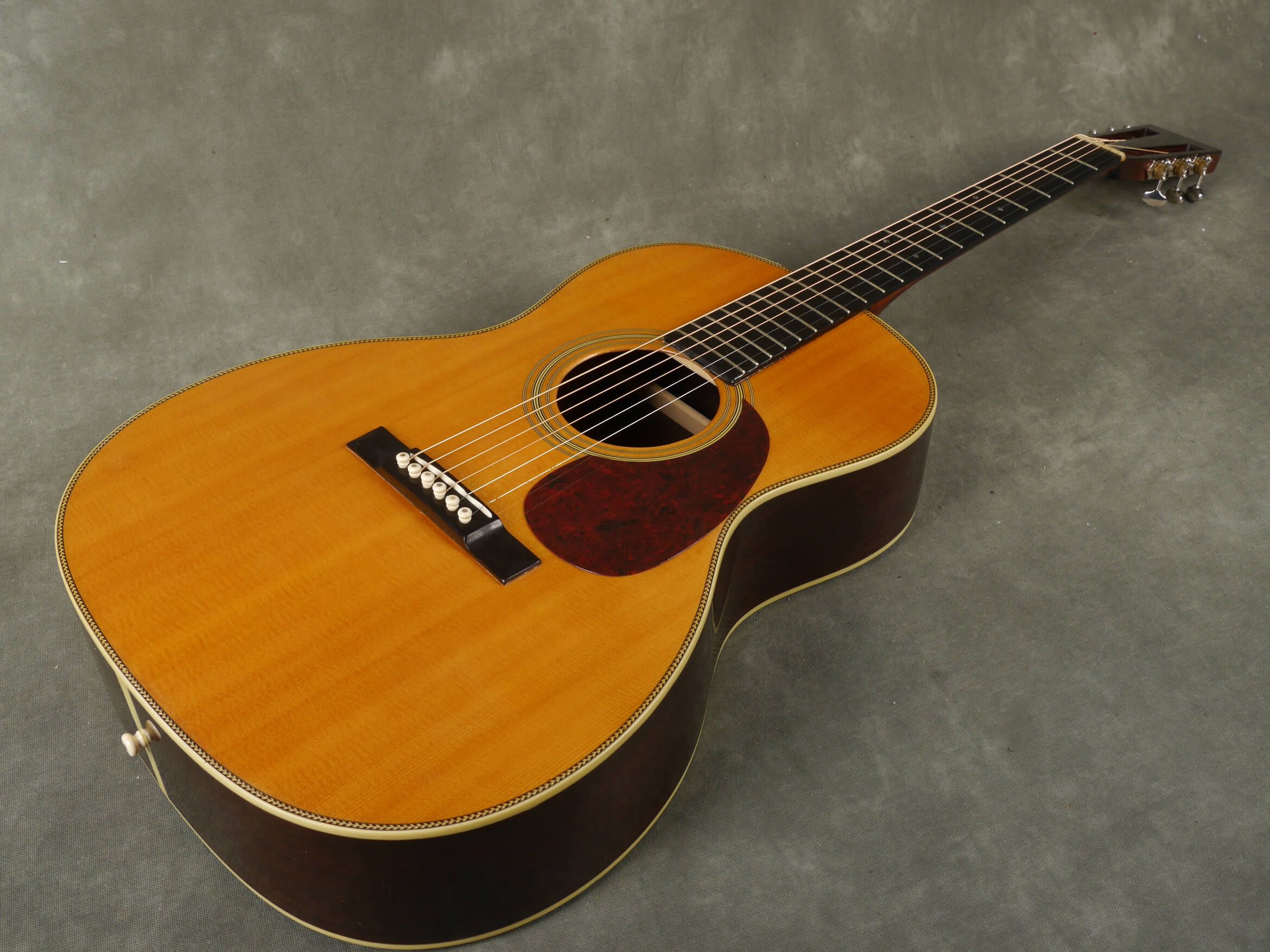 Recording King ROS627 Acoustic Guitar Natural w/Hard Case 2nd Hand