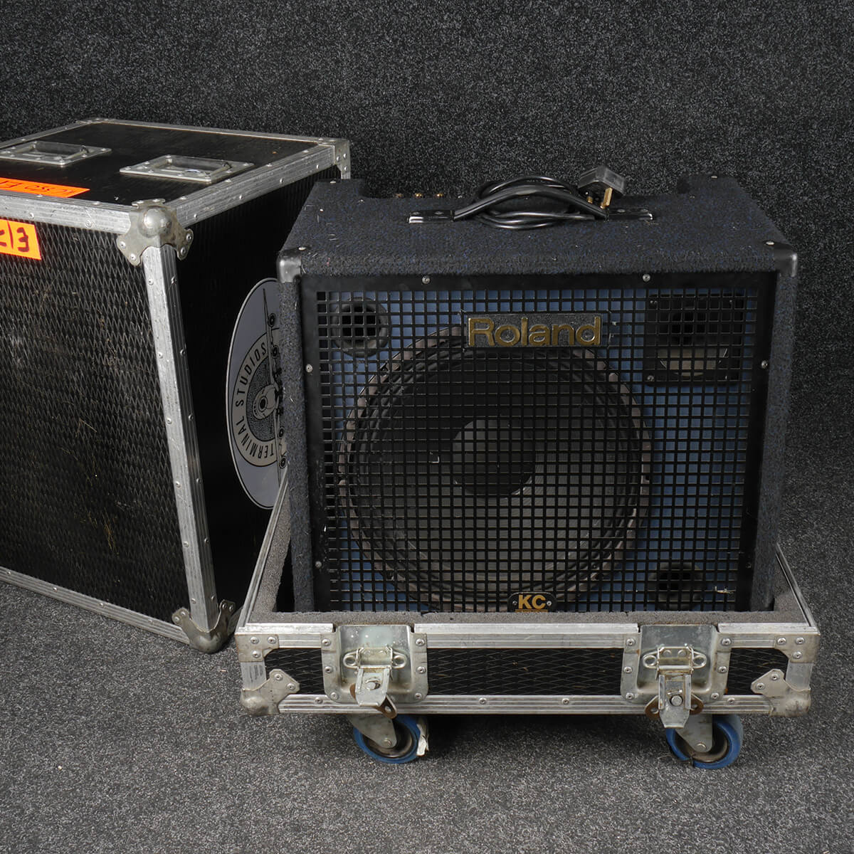 Roland KC550 Keyboard Amp (E17) w/Flight Case 2nd Hand **COLLECTION
