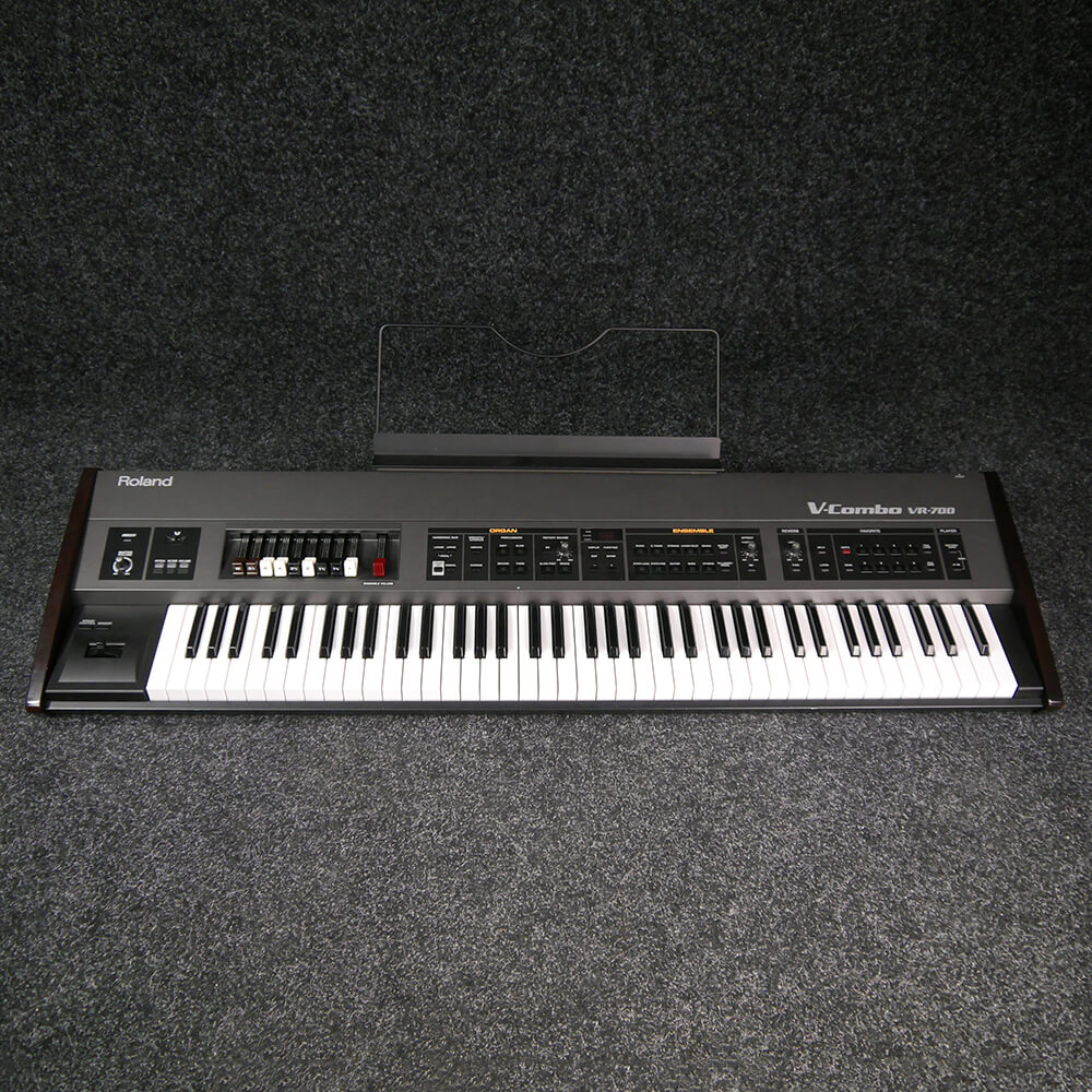 Roland VR700 Stage Keyboard w/Music Rest & Manual 2nd Hand
