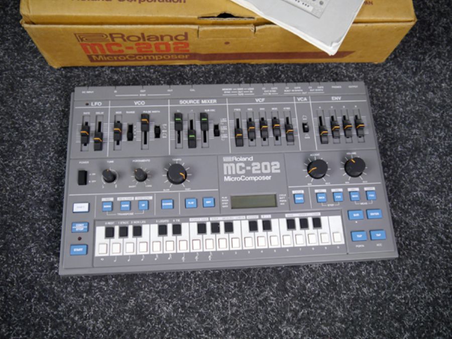 Roland Mc-202 Micro Composer Analog Synthesizer Sequencer w/Box - 2nd