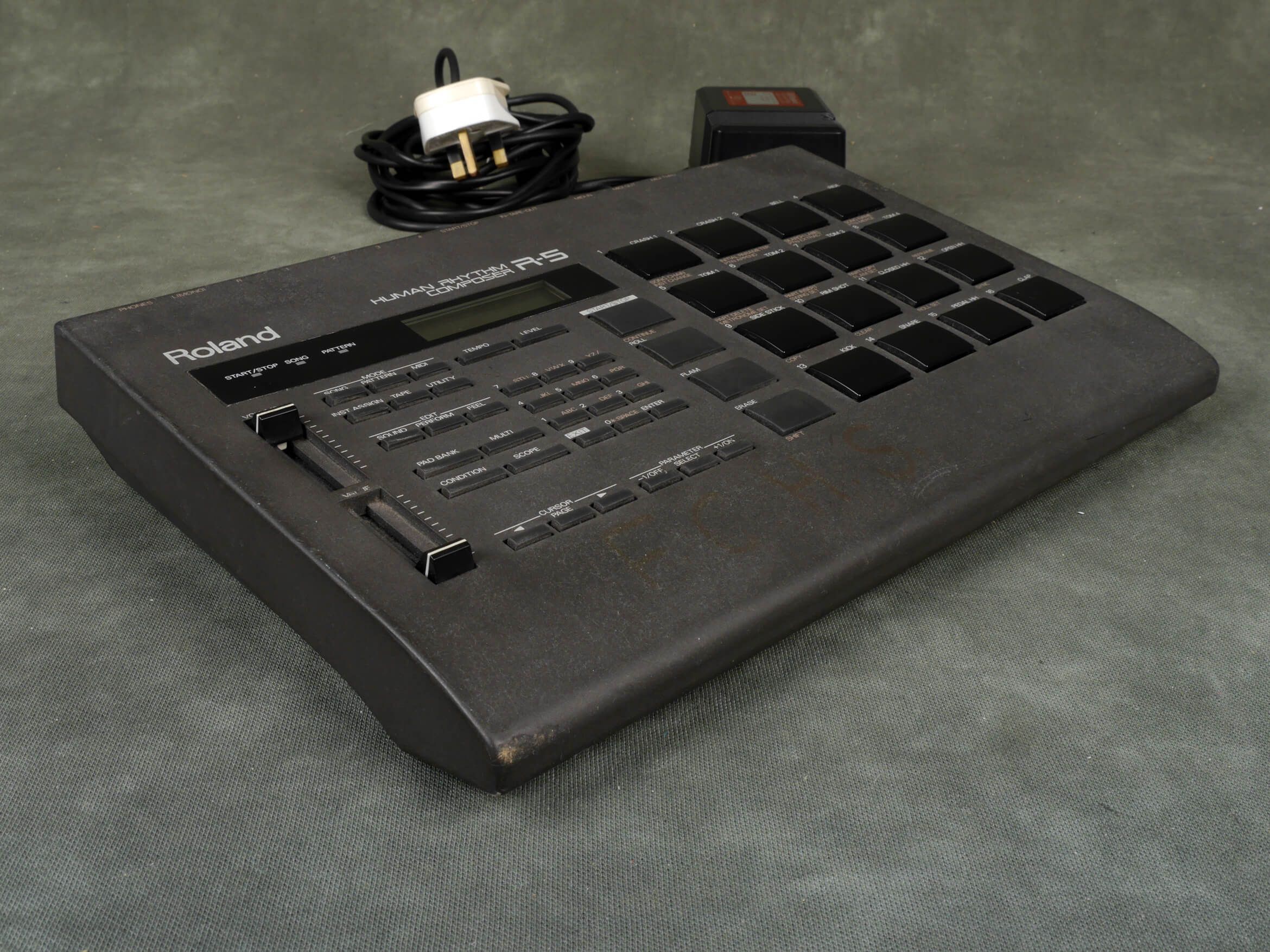 Roland R5 Drum Machine 2nd Hand Rich Tone Music