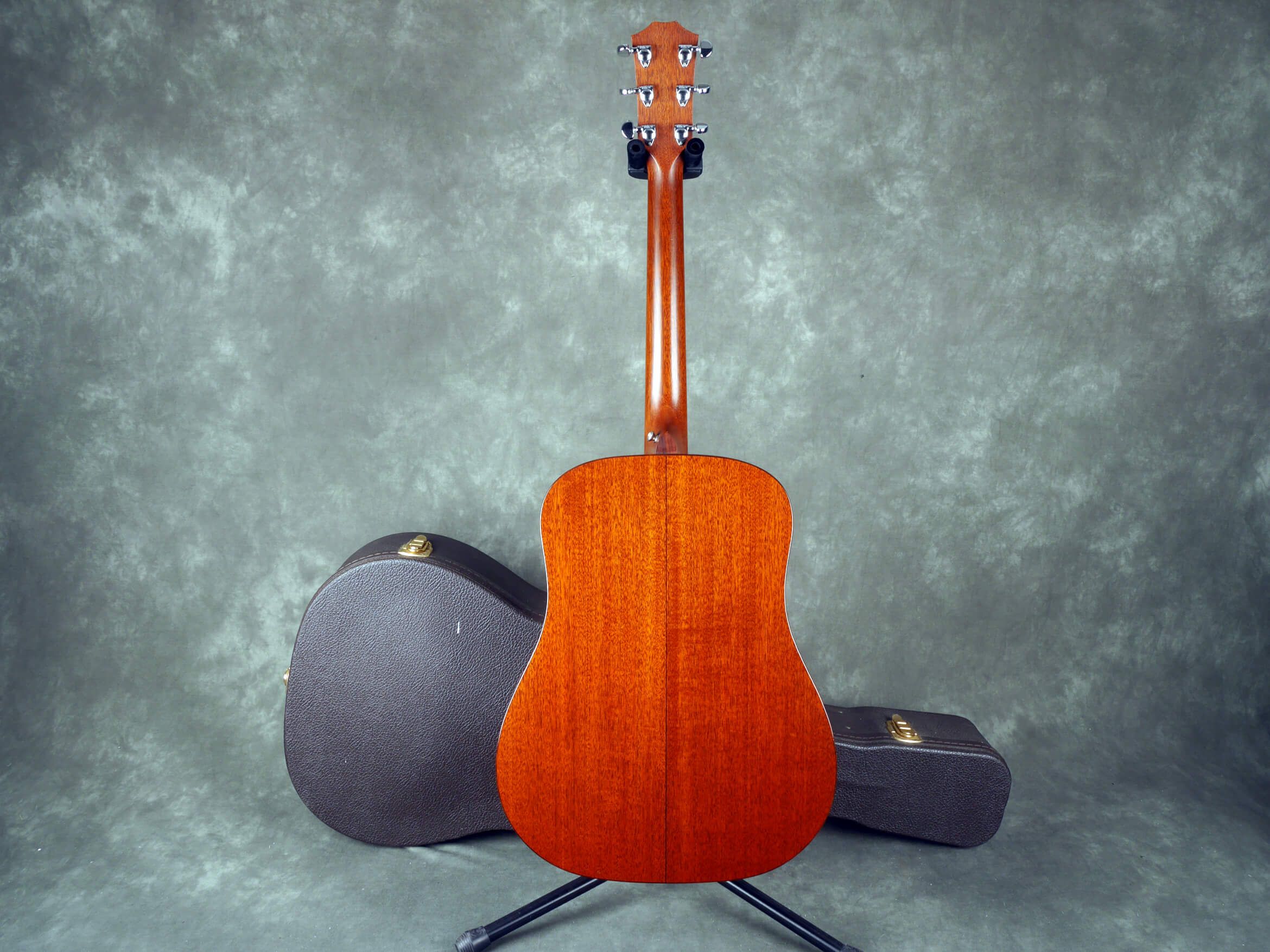 Taylor 510 Acoustic Guitar Natural w/Hard Case 2nd Hand Rich Tone