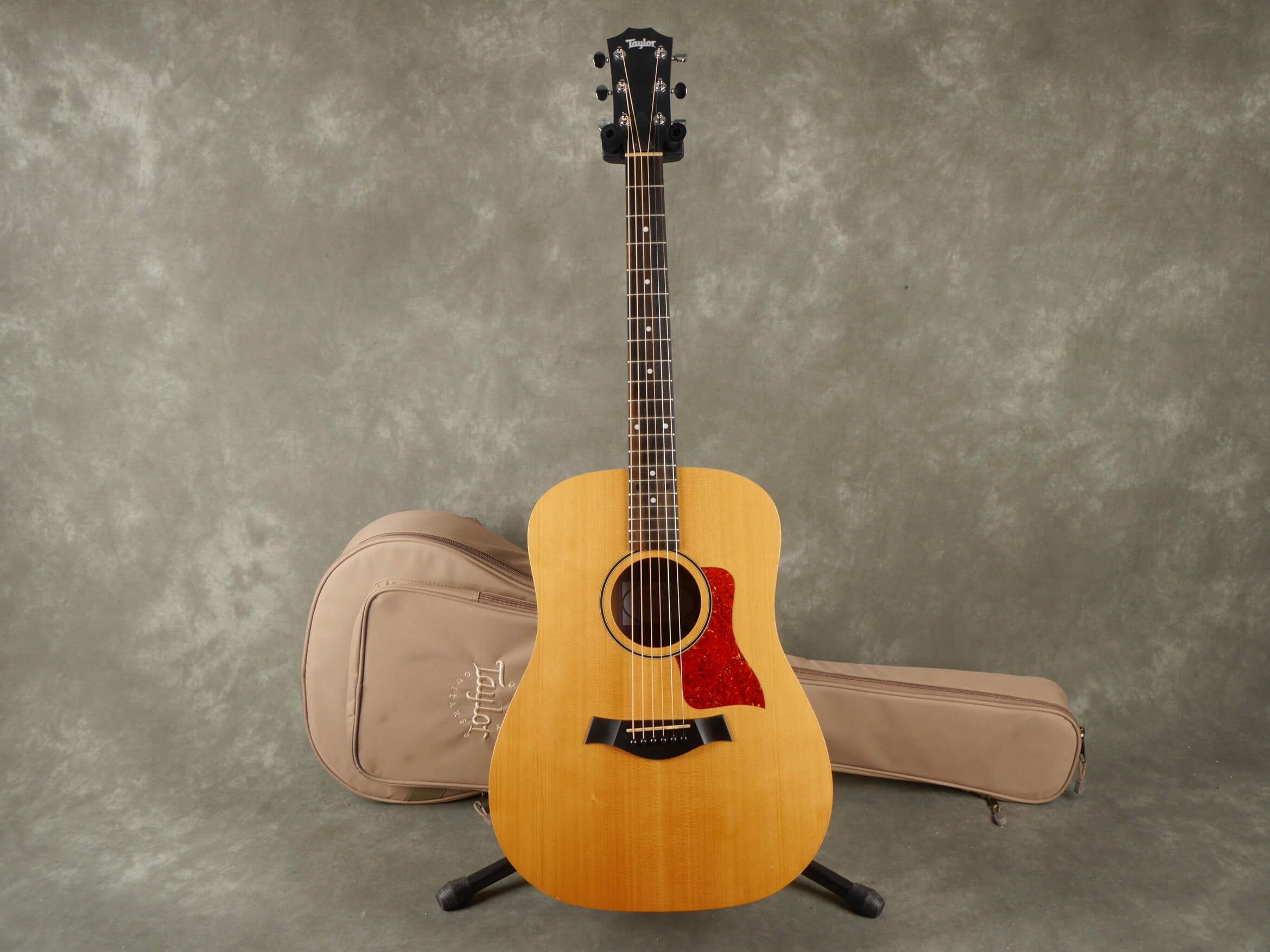 taylor-big-baby-acoustic-guitar-natural-w-gig-bag-2nd-hand-rich