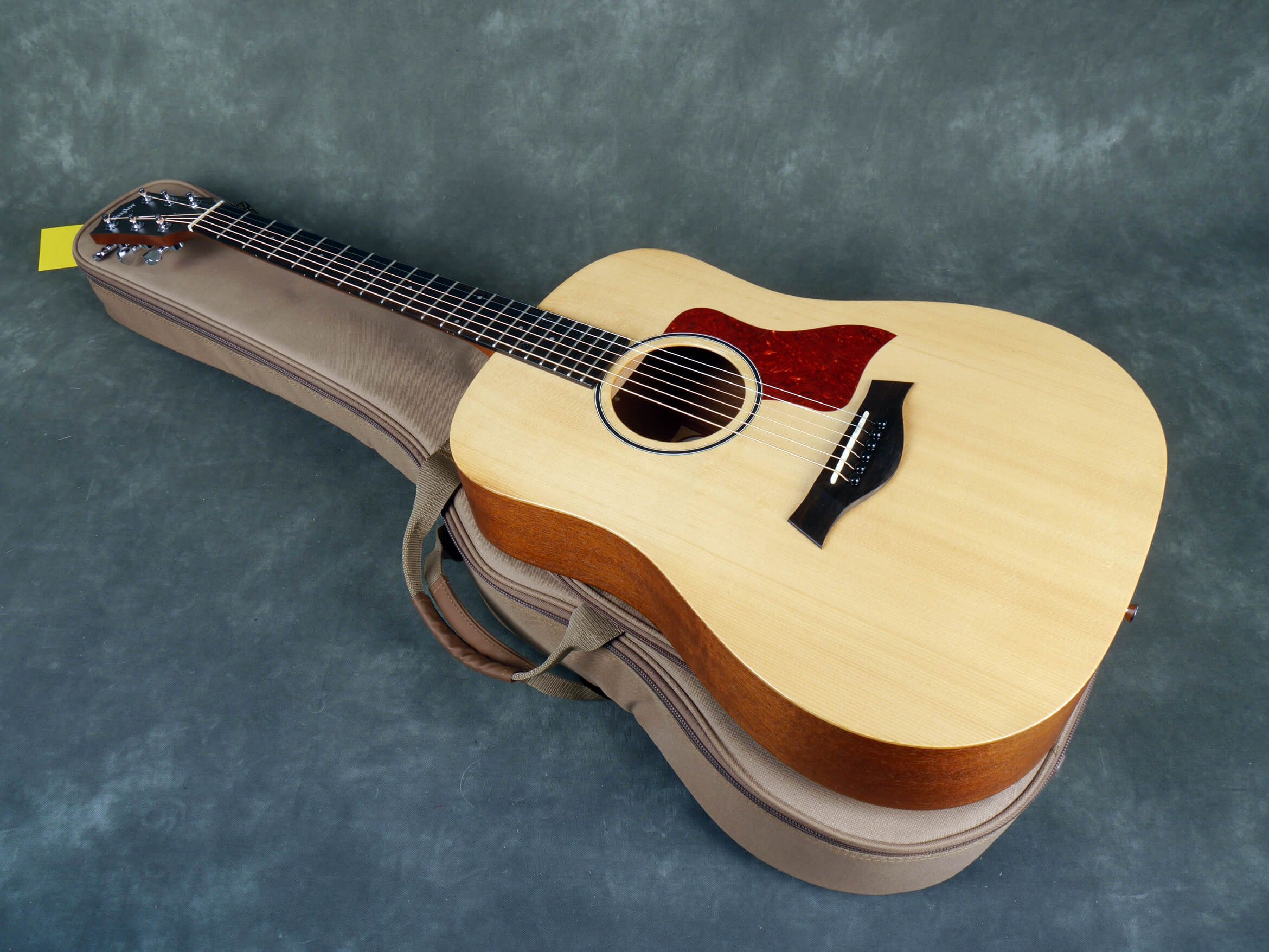 taylor-big-baby-taylor-bbt-acoustic-guitar-natural-w-gig-bag-2nd