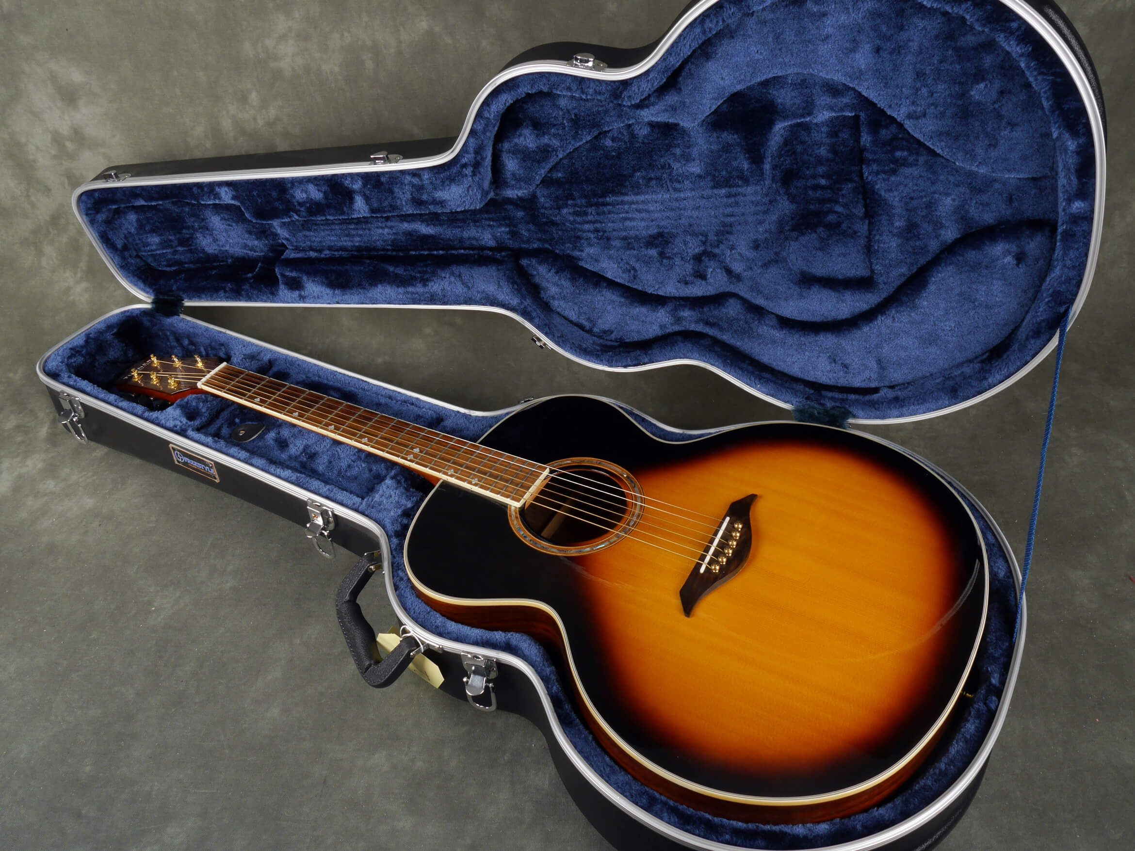 Turner 75VS Jumbo Acoustic Guitar Sunburst w/Hard Case 2nd Hand