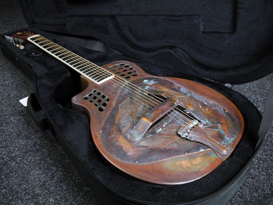 Baton Rouge Resonator Guitar Left Handed w/Hard Case 2nd Hand