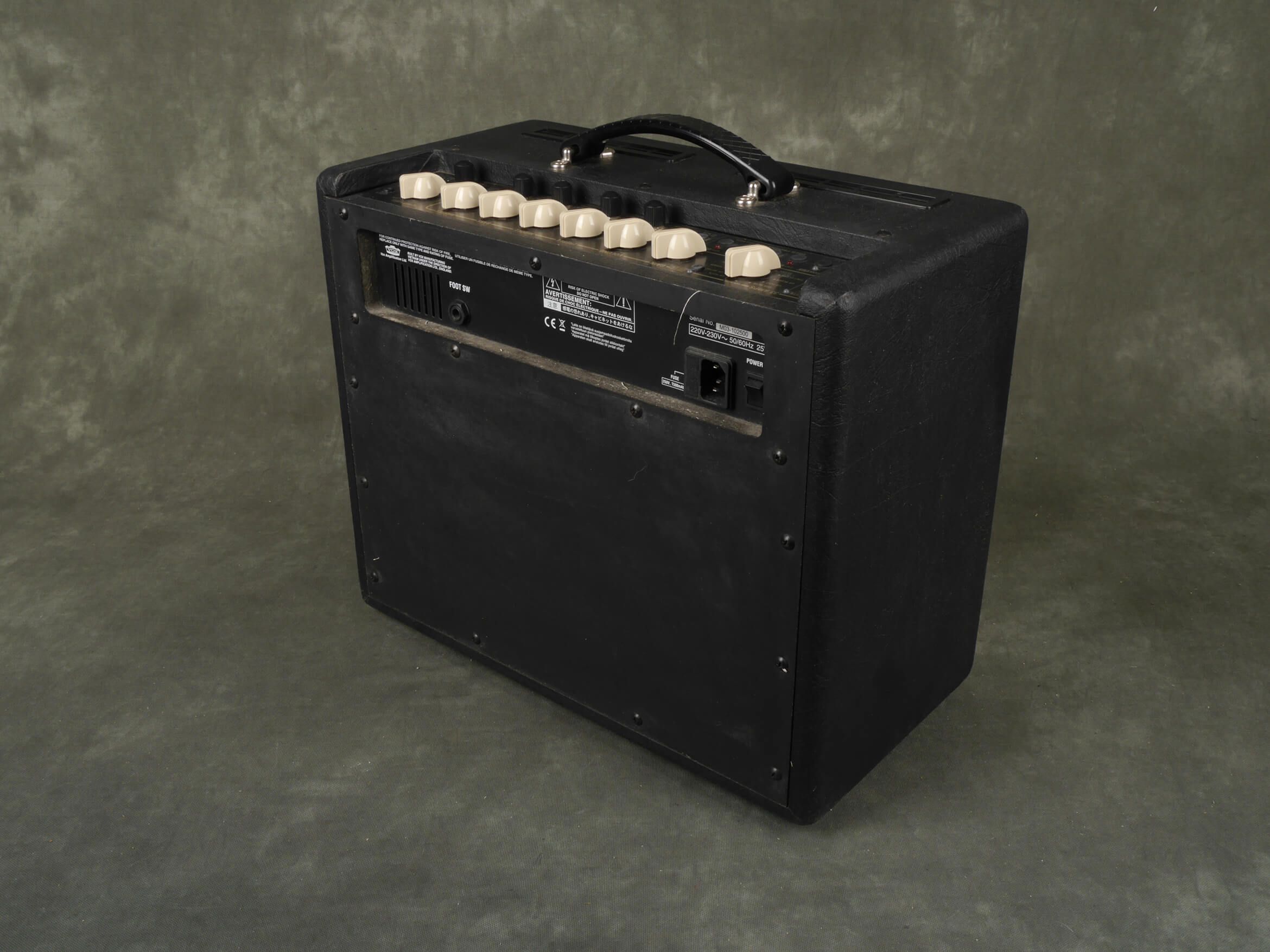 Vox Valvetronix VT20+ Guitar Amplifier - 2nd Hand | Rich Tone Music
