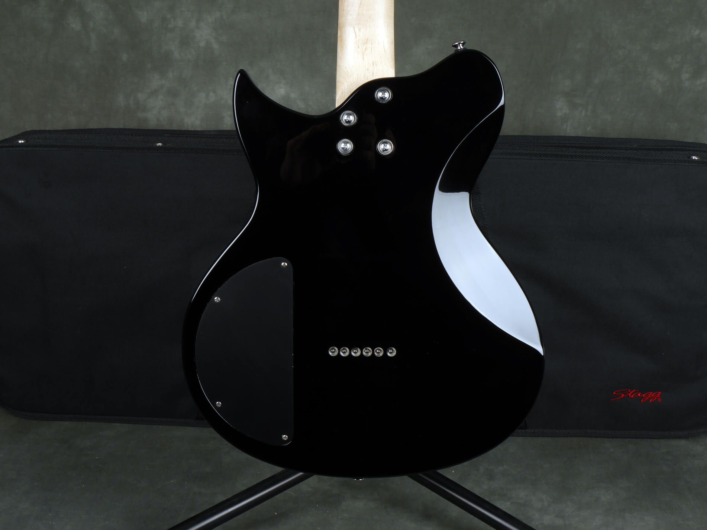 Washburn WI14 Electric Guitar Black w/Soft Case 2nd Hand Rich