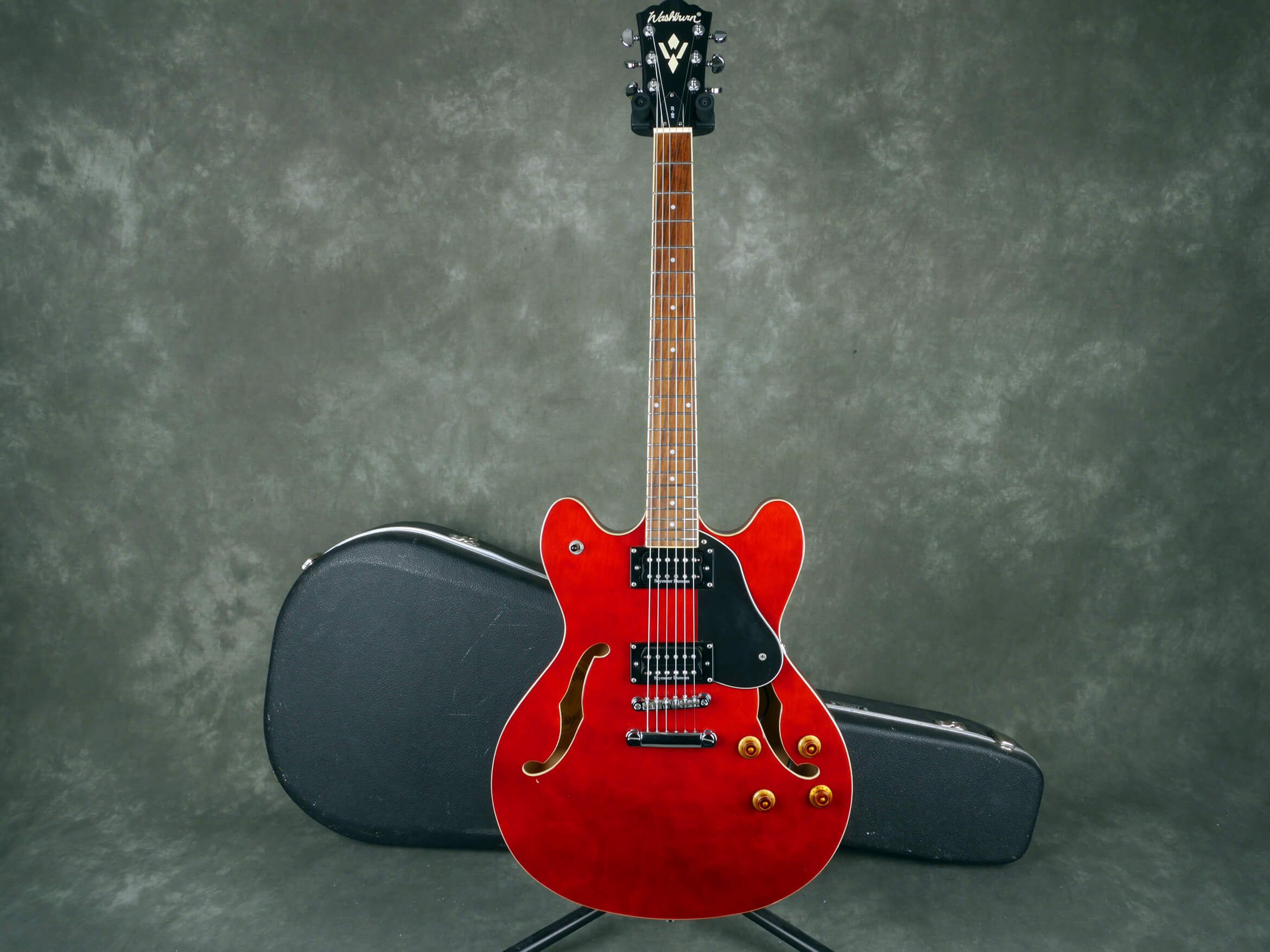 Washburn HB30 SemiHollow Body Guitar, SD PUPs Cherry Red w/Case