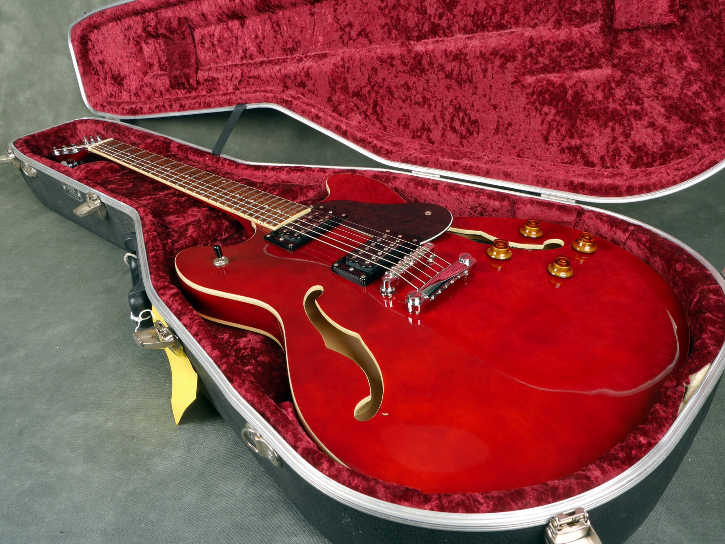 Washburn HB30 SemiHollow Body Guitar, SD PUPs Cherry Red w/Case