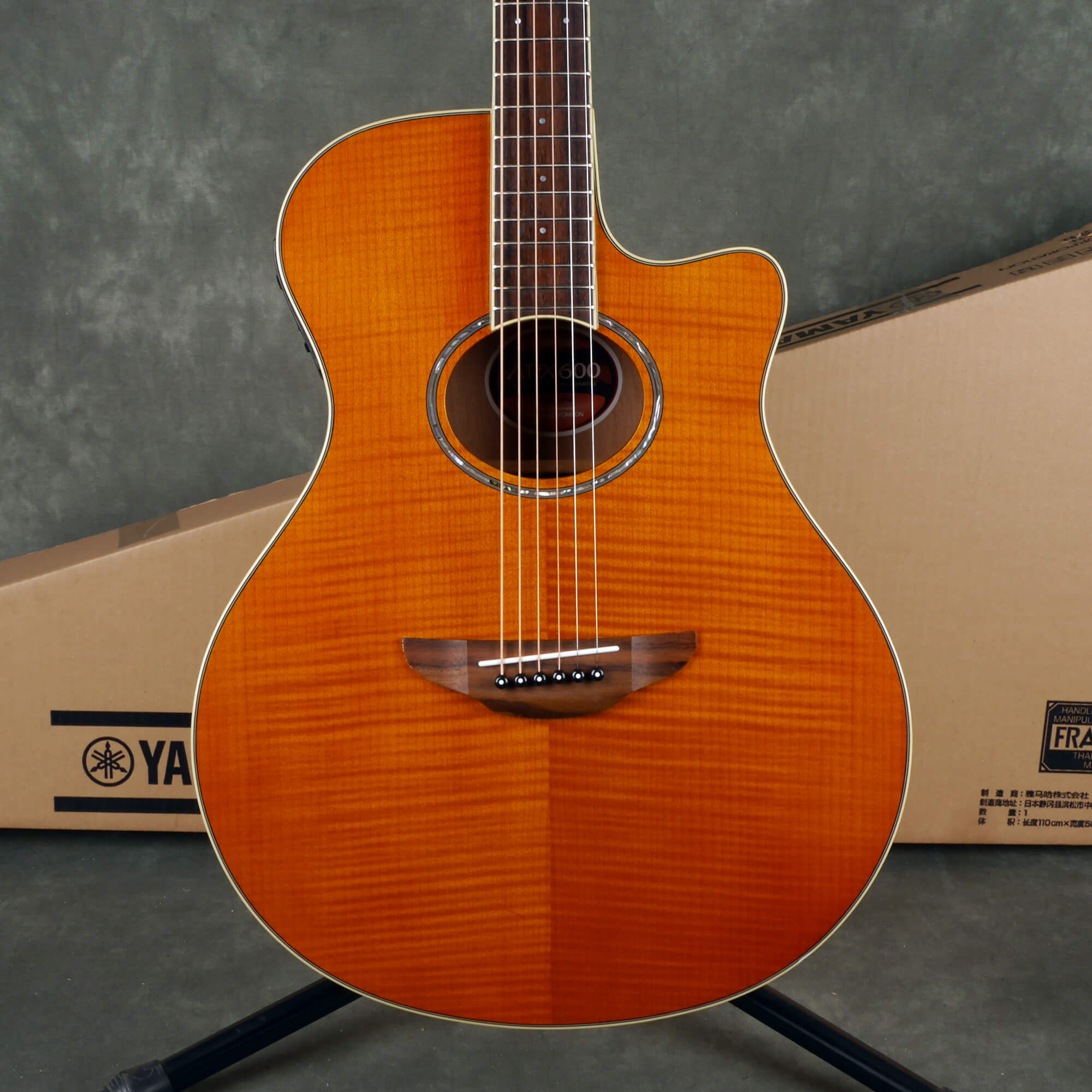 Yamaha APX600 Flame Maple - Sunburst w/Box - 2nd Hand | Rich Tone Music