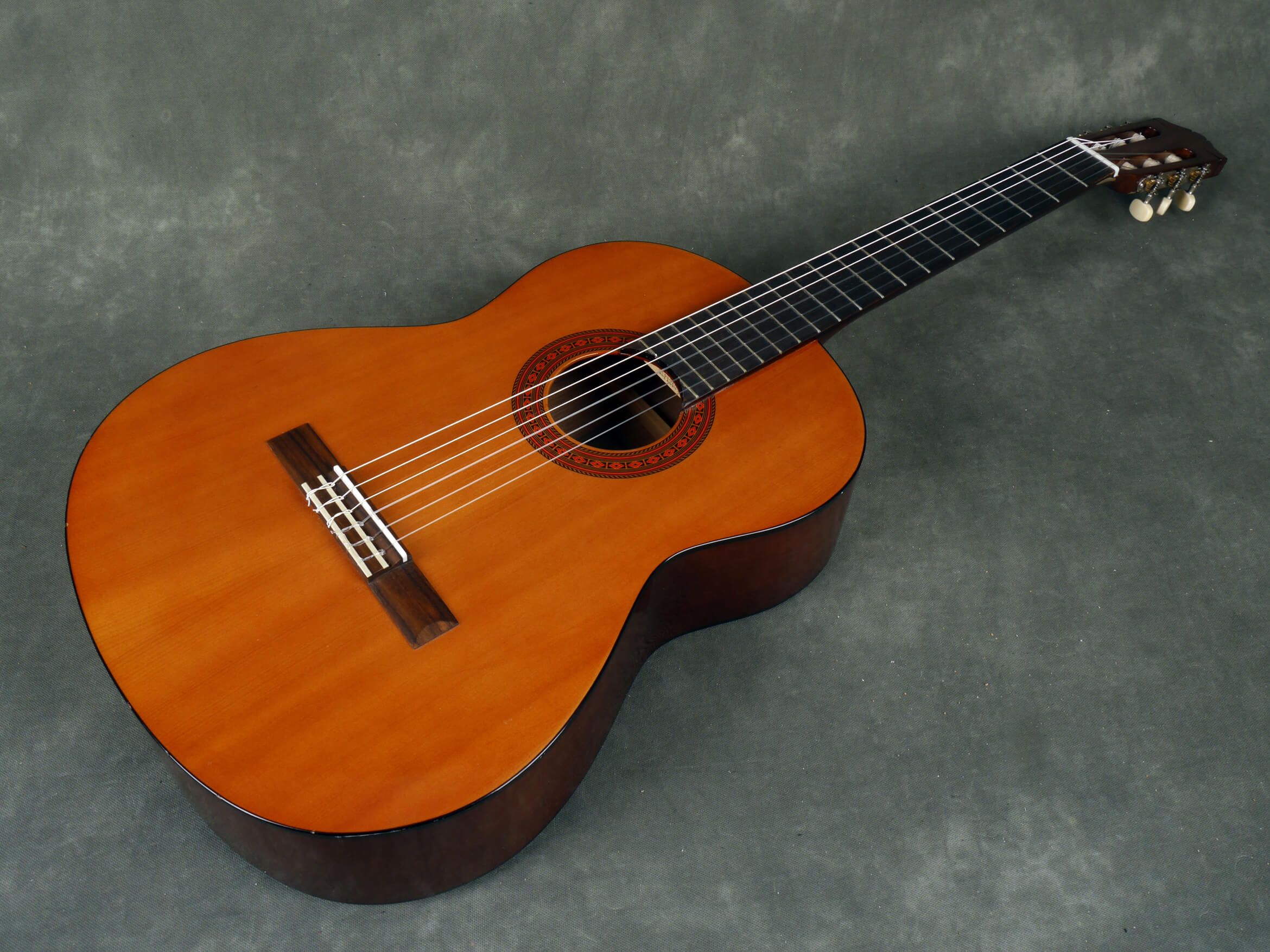 Yamaha C40 Classical Acoustic Guitar Vintage Natural 2nd Hand 