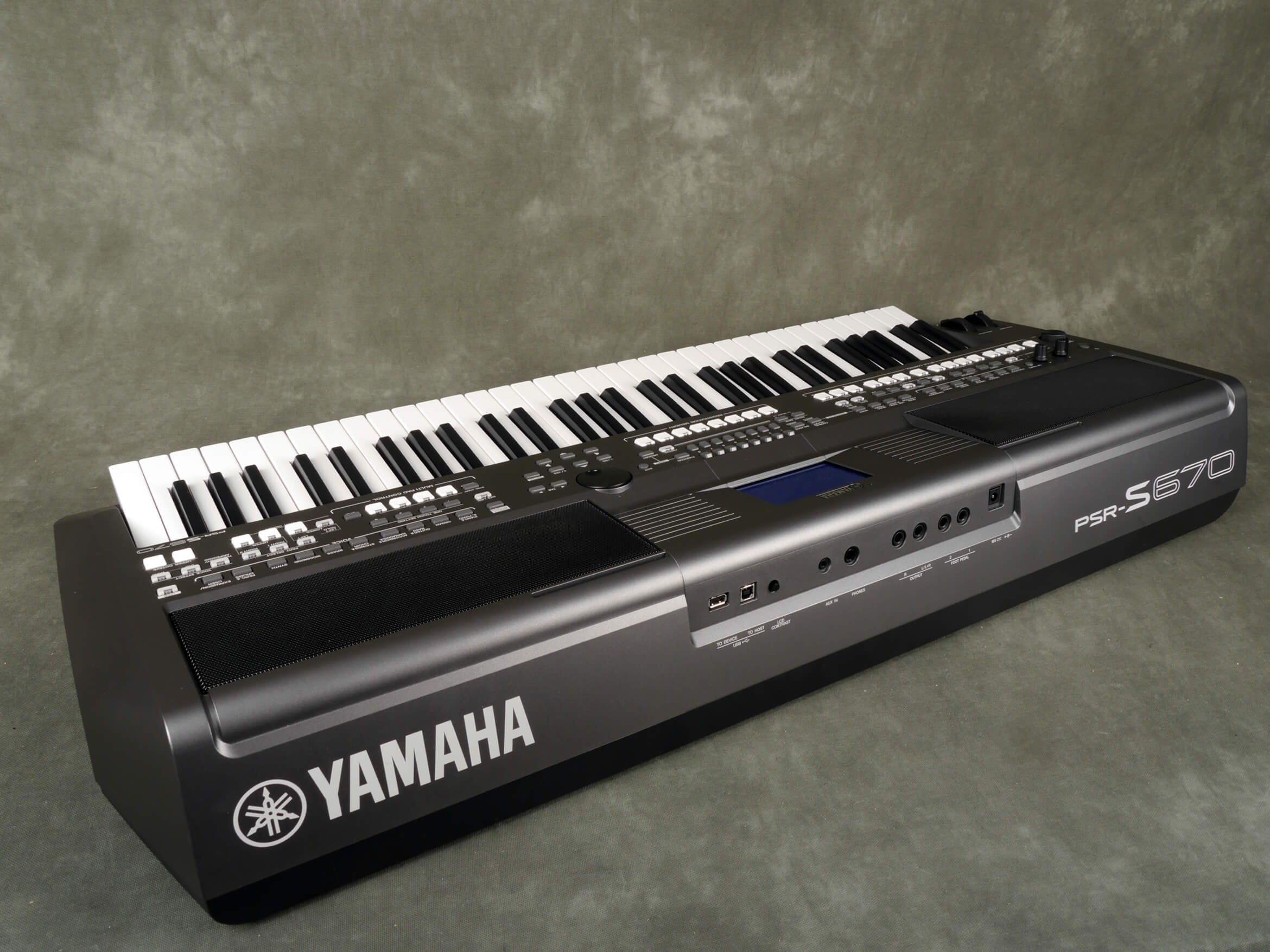 Yamaha PSR -S670 Arranger Keyboard w/Box & PSU - 2nd Hand | Rich Tone Music