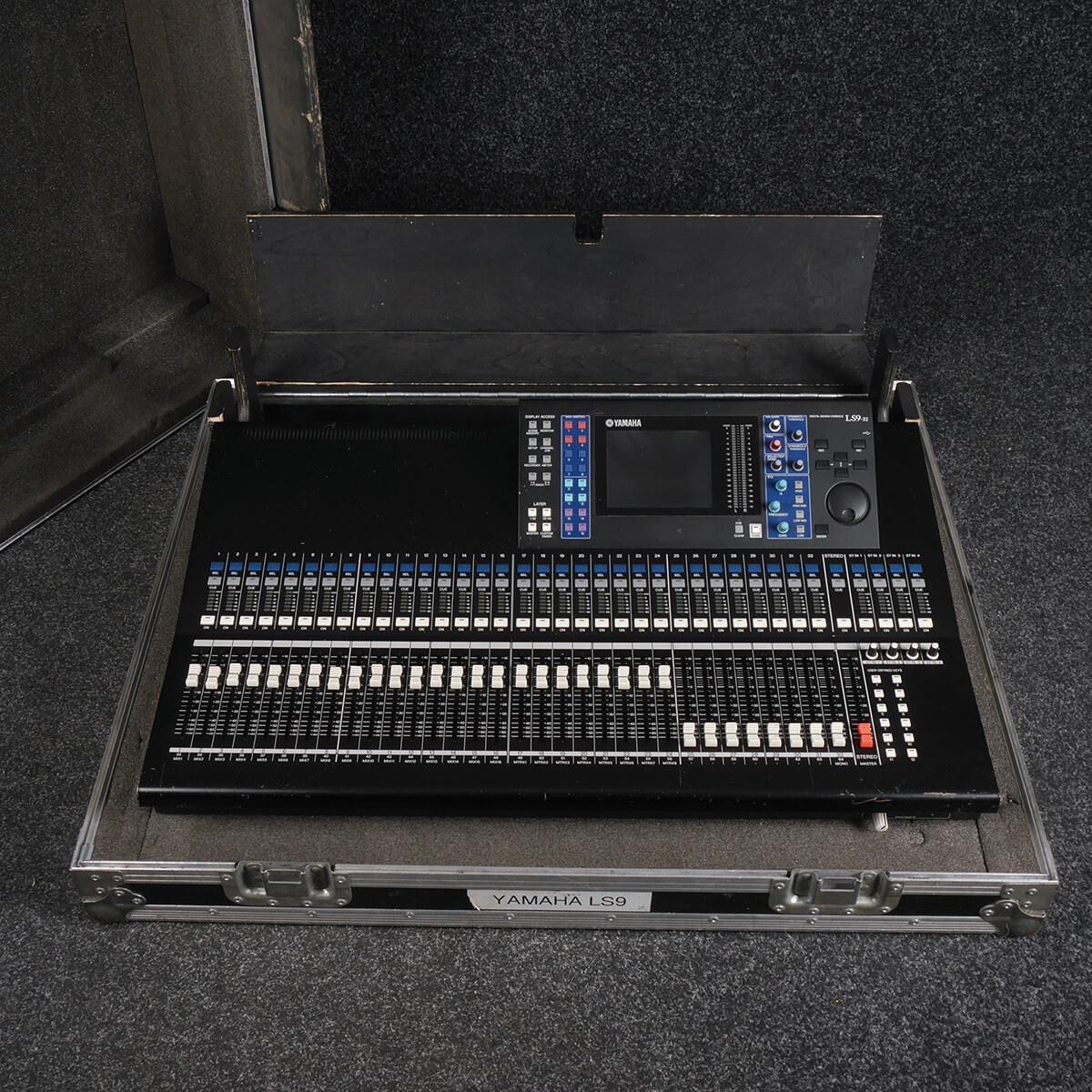 Yamaha - LS9/32 Digital Mixer (H4) w/Case - 2nd Hand **COLLECTION ONLY