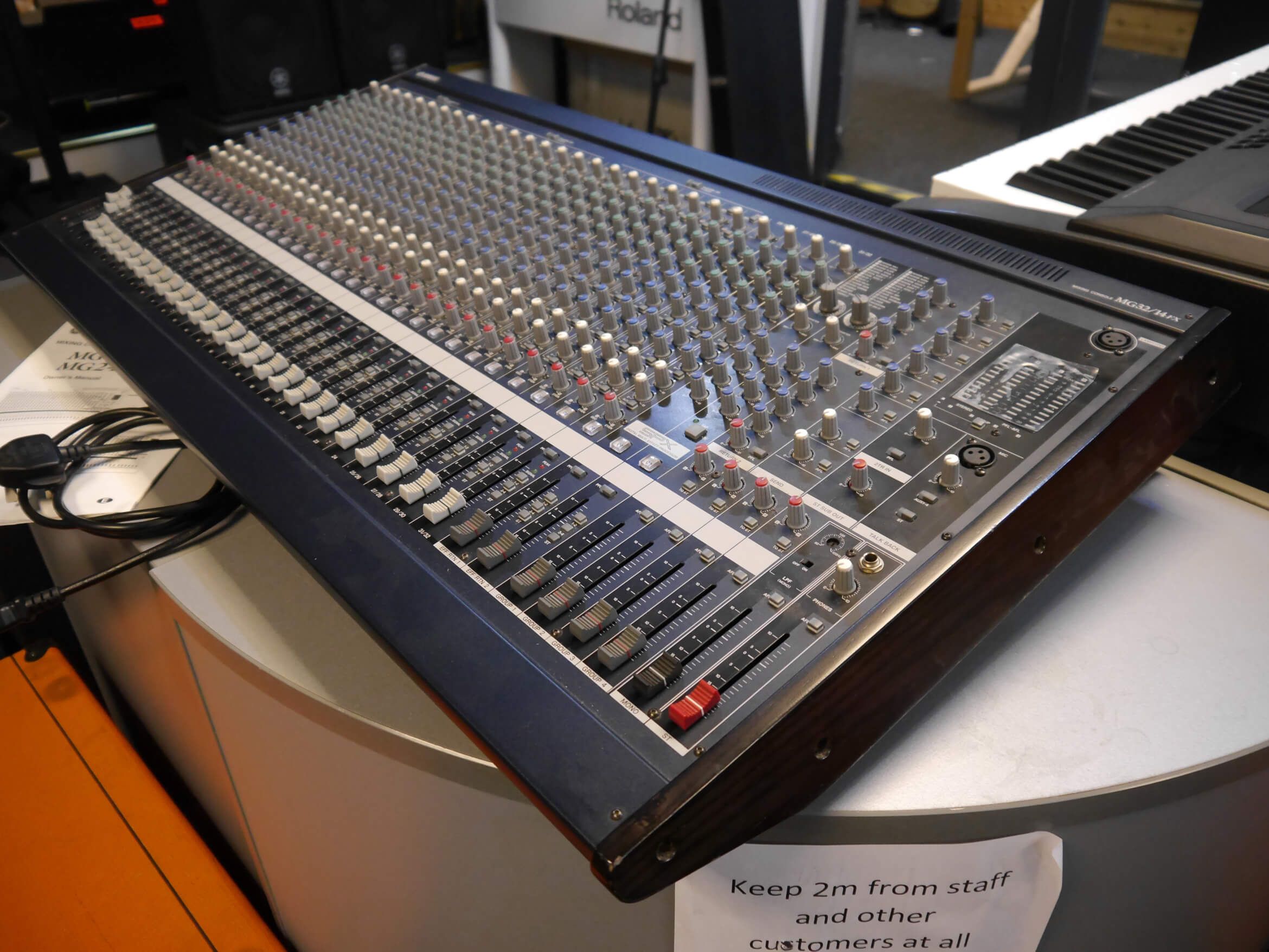 Yamaha MG32/14FX 32 Channel Mixing Desk - 2nd Hand **COLLECTION ONLY ...