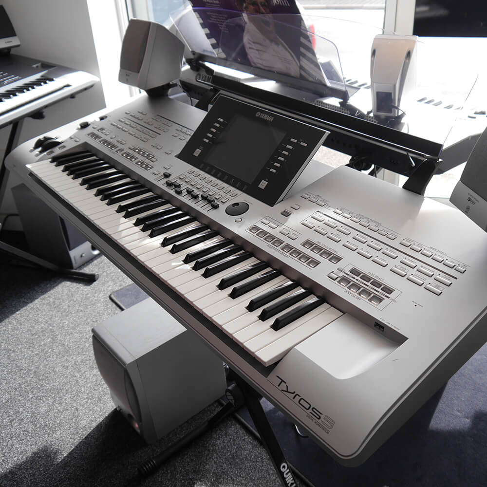 second-hand-yamaha-keyboards-rich-tone-music