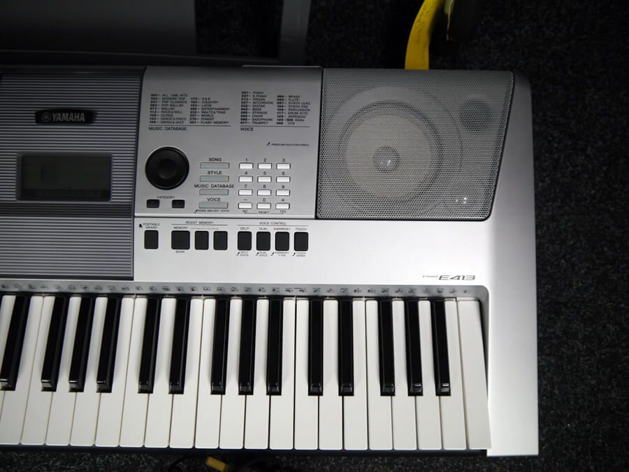 Yamaha PSR E413 Keyboard with power supply - 2nd Hand | Rich Tone Music