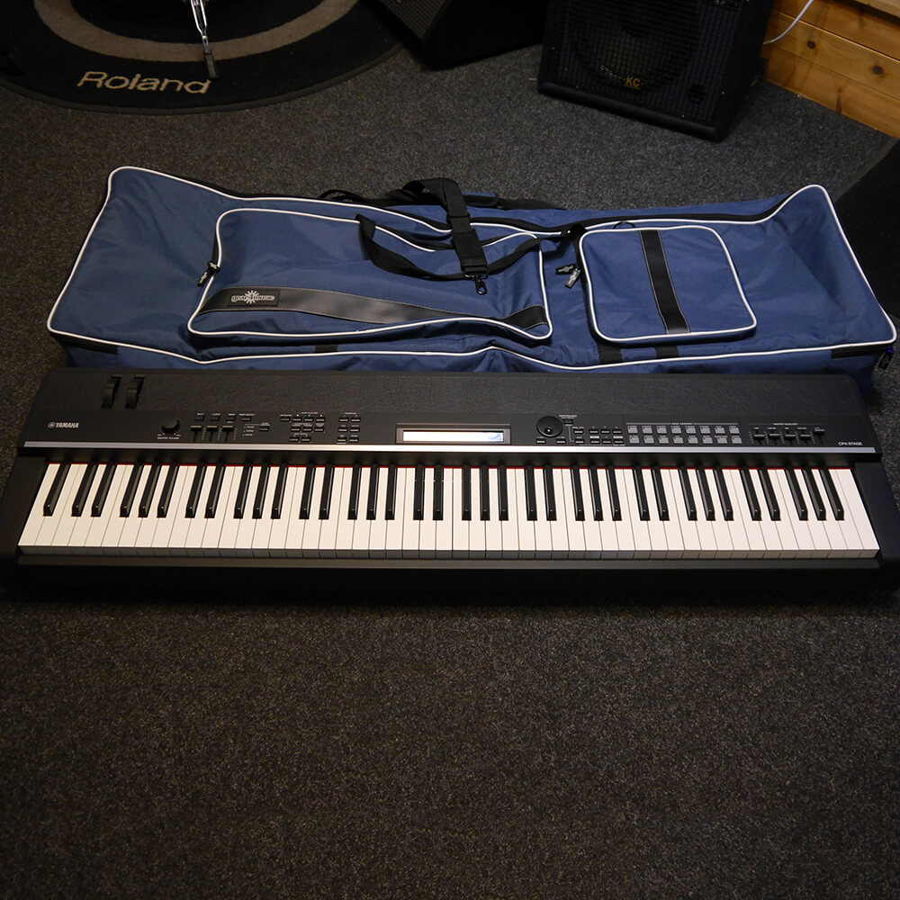 Yamaha CP4 Stage 88Key Digital Piano w/Gig Bag 2nd Hand **COLLECTION