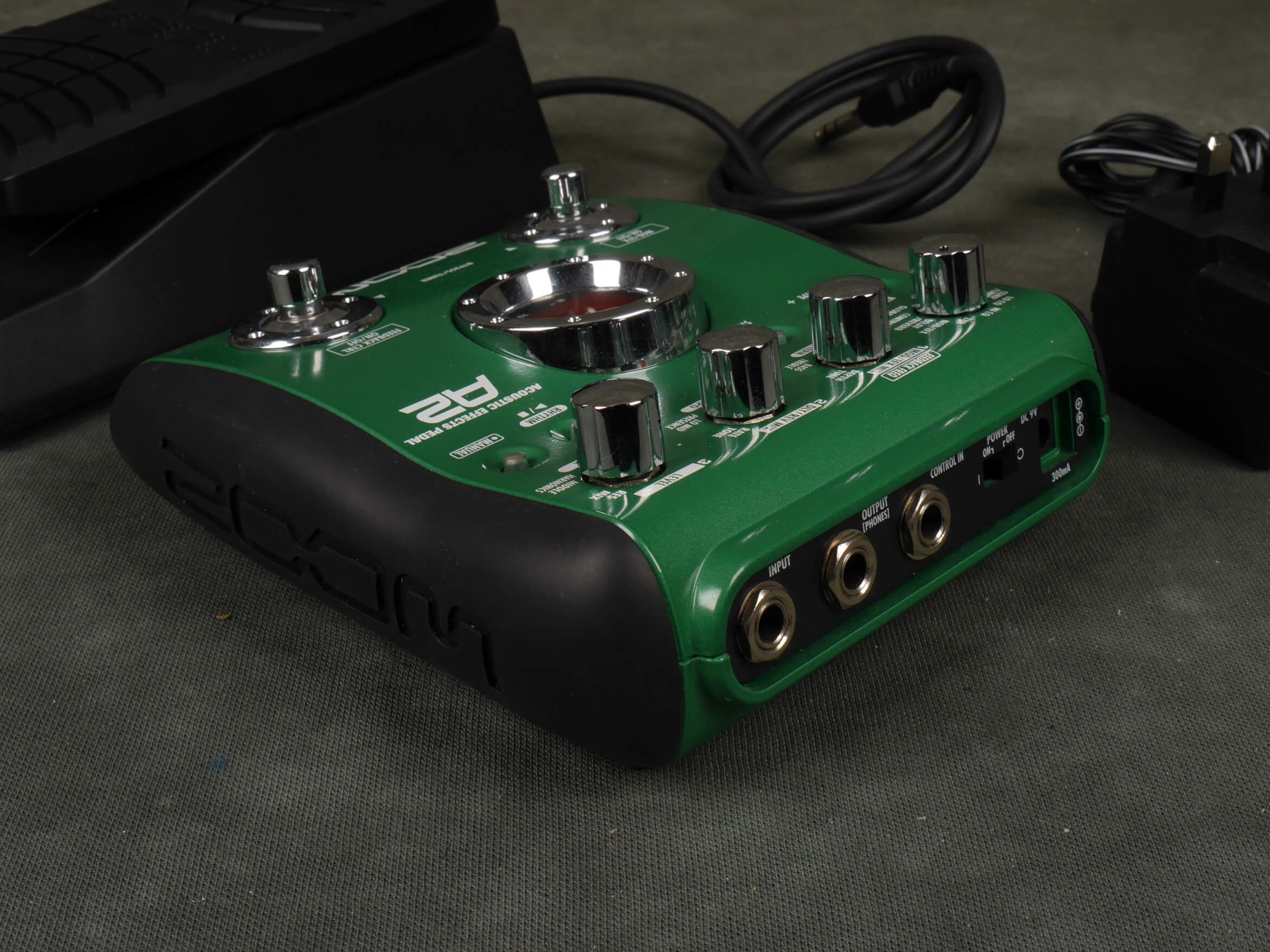 Zoom A2 Acoustic Effects Pedal w/FP02 Expression Pedal 2nd Hand